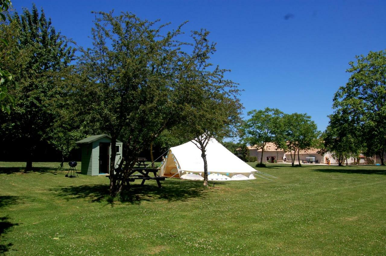 Camping La Foret De Tesse Ngoại thất bức ảnh