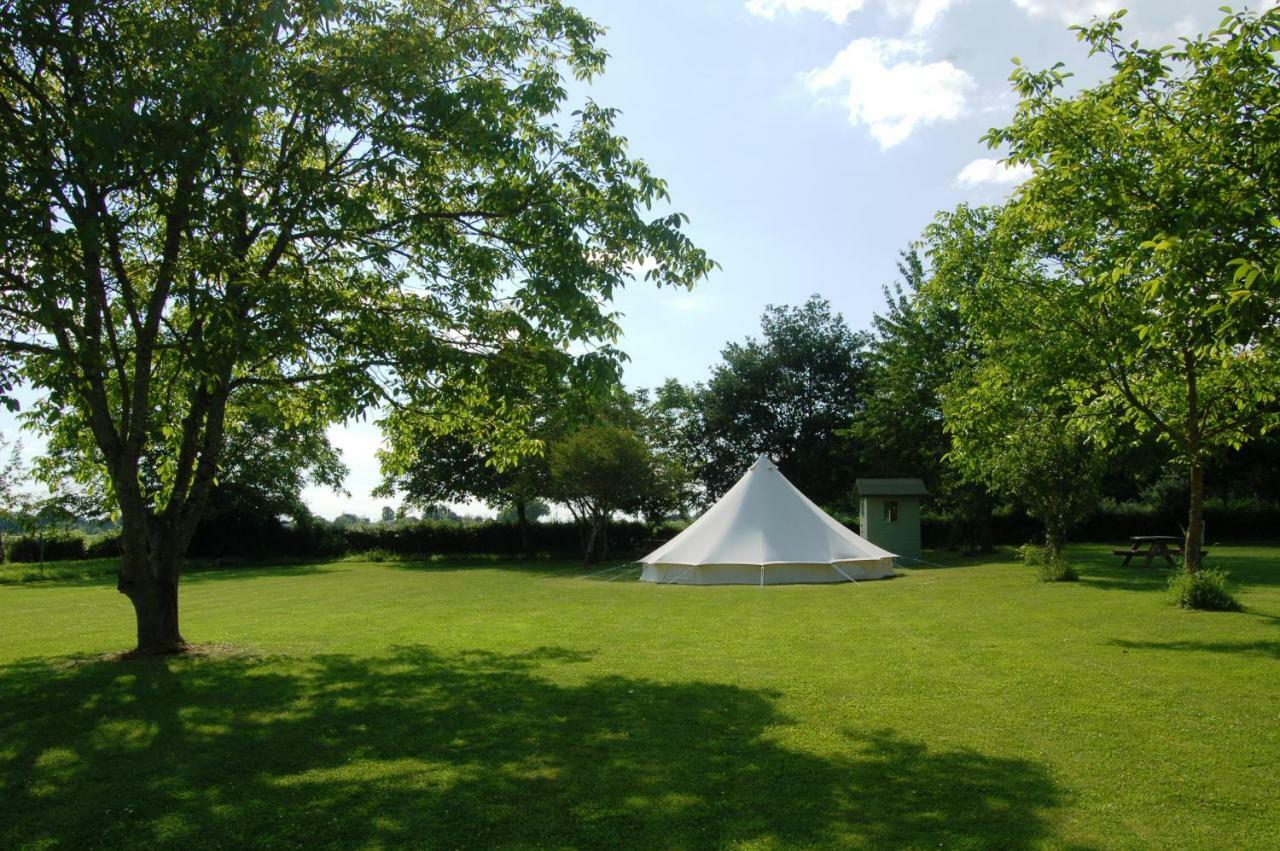Camping La Foret De Tesse Ngoại thất bức ảnh